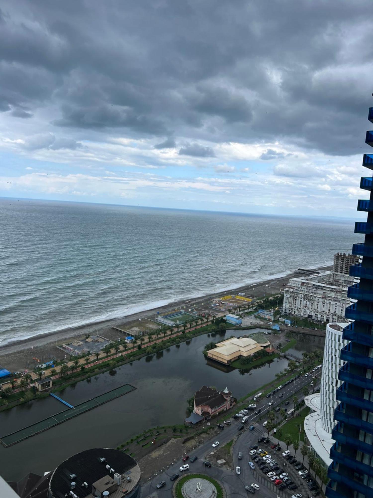 Sea View Apartments In Orbi City Batumi Eksteriør bilde